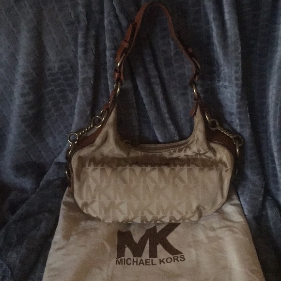 Michael Kors monogram print small handbag - Picture 1 of 3
